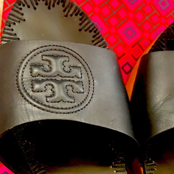 TORY BURCH WEDGE SLIDE BLACK Size 7.5 - Picture 11 of 15